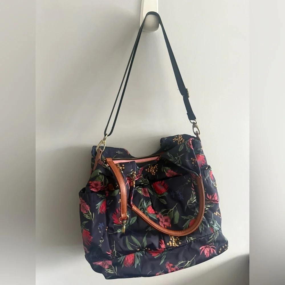 OiOi Quilted Floral Tote Diaper Bag – Organizer Interior